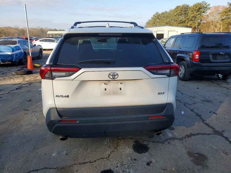 Photo 6 from auction – 2021 TOYOTA RAV4 XLE with VIN 2T3W1RFV2MC168529