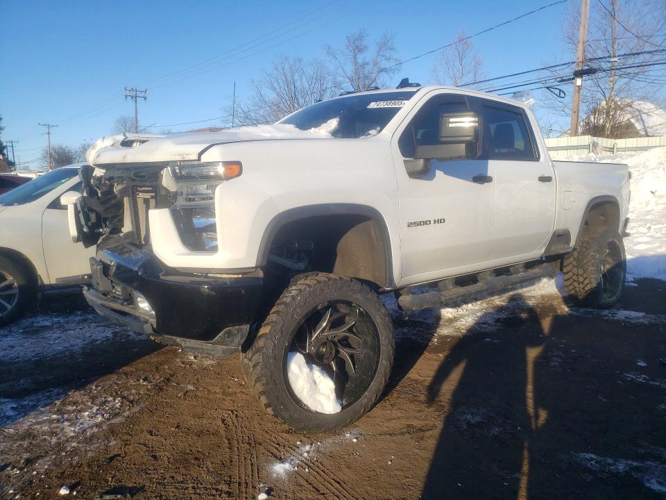 CHEVROLET SILVERADO 2022 with VIN 1GC4YME73NF147912 - Photo from auction