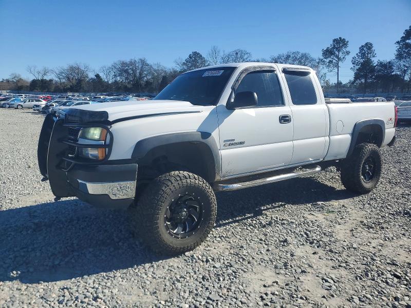CHEVROLET SILVERADO 2006 with VIN 1GCHK29DX6E151681 - Photo from auction