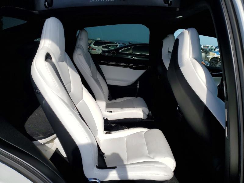 Photo 11 from auction – 2017 TESLA MODEL X with VIN 5YJXCBE22HF065652