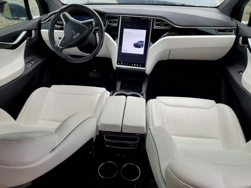 Photo 8 from auction – 2016 TESLA MODEL X with VIN 5YJXCDE25GF027892