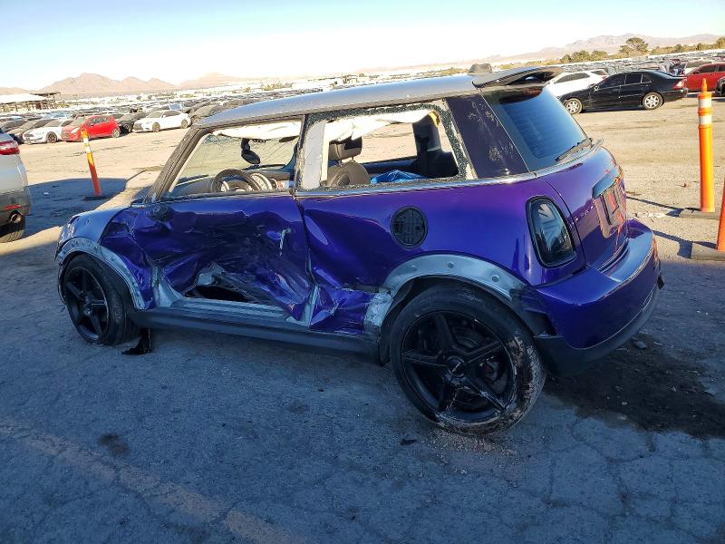 Photo 2 from auction – 2007 MINI COOPER with VIN WMWMF33507TL67401