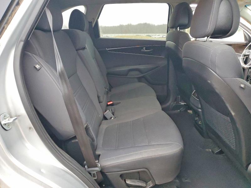 Photo 11 from auction – 2016 KIA SORENTO LX with VIN 5XYPGDA34GG032660