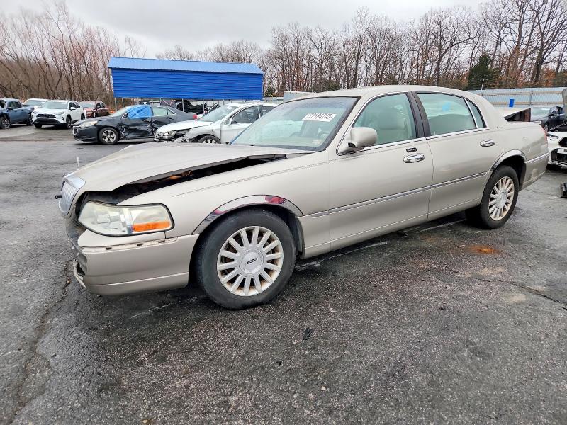 Photo 1 from auction – 2003 LINCOLN TOWN CAR S with VIN 1LNHM82W63Y612762