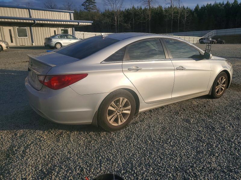 Photo 3 from auction – 2013 HYUNDAI SONATA GLS with VIN 5NPEB4AC8DH689441