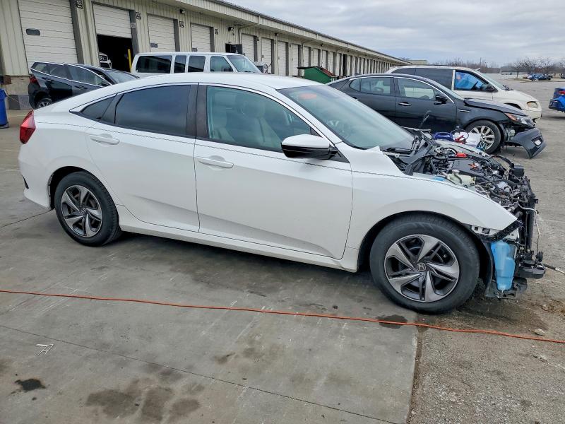 Photo 4 from auction – 2019 HONDA CIVIC LX with VIN 2HGFC2F67KH606338