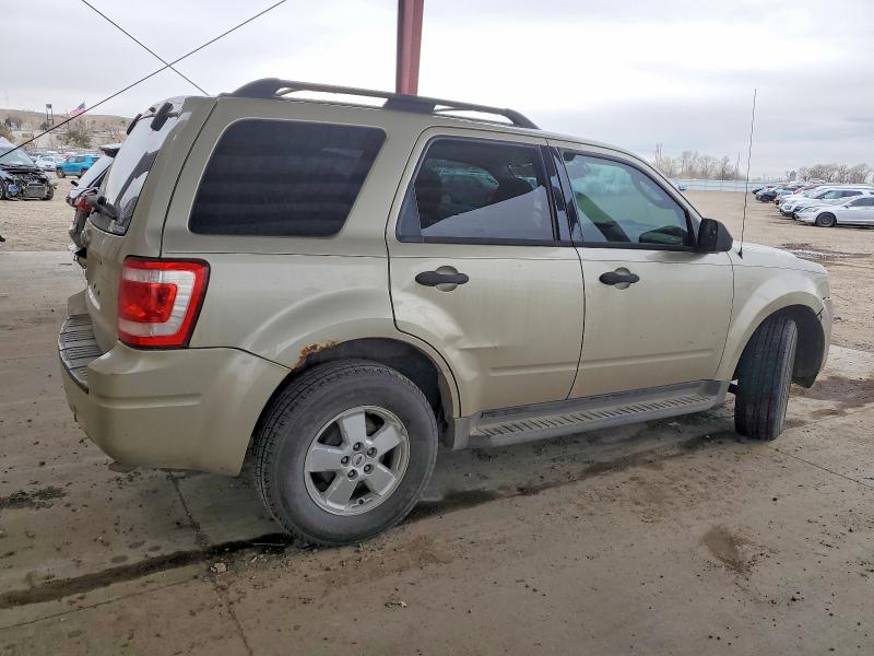 Photo 3 from auction – 2010 FORD ESCAPE with VIN 1FMCU0D70AKA34322
