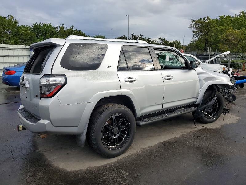Photo 3 from auction – 2016 TOYOTA 4RUNNER with VIN JTEZU5JR4G5143533
