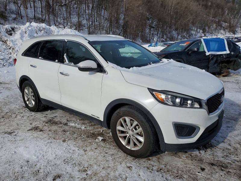 Photo 4 from auction – 2016 KIA SORENTO LX with VIN 5XYPGDA59GG002703