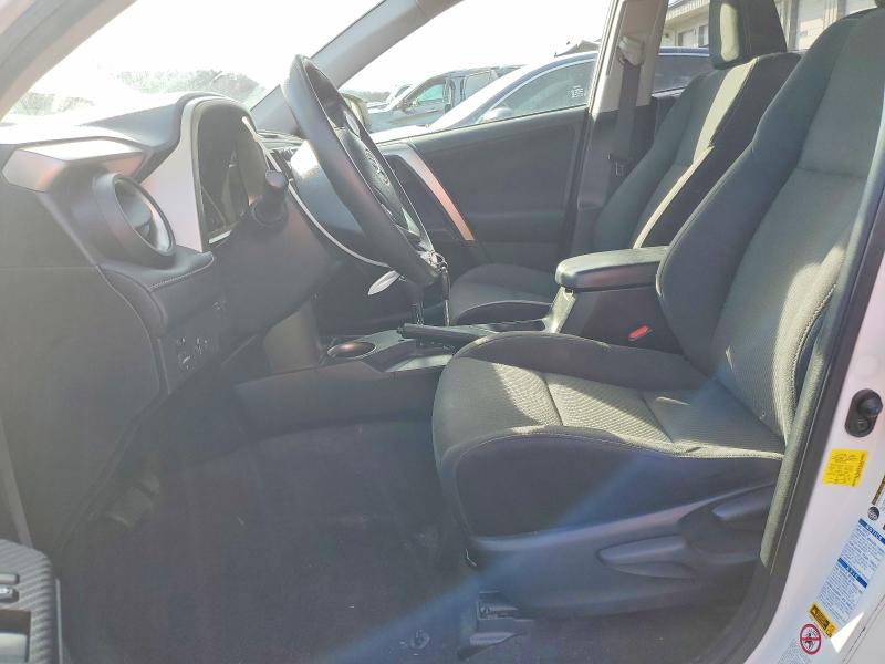 Photo 7 from auction – 2015 TOYOTA RAV4 XLE with VIN JTMRFREVXFD148544
