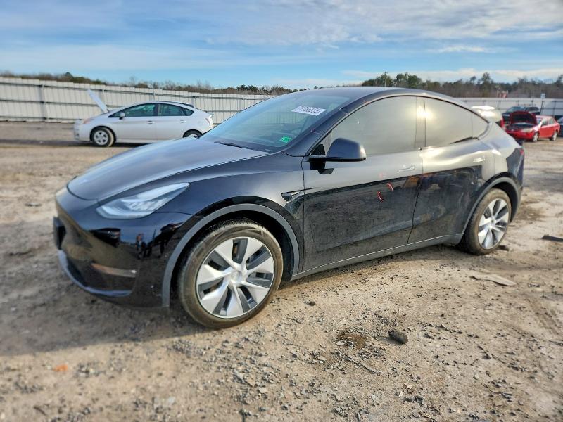 TESLA MODEL Y 2022 with VIN 7SAYGDEE2NF425032 - Photo from auction
