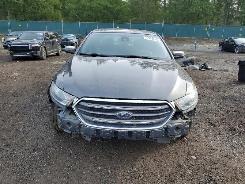 Photo 5 from auction – 2018 FORD TAURUS LIM with VIN 1FAHP2F86JG127017