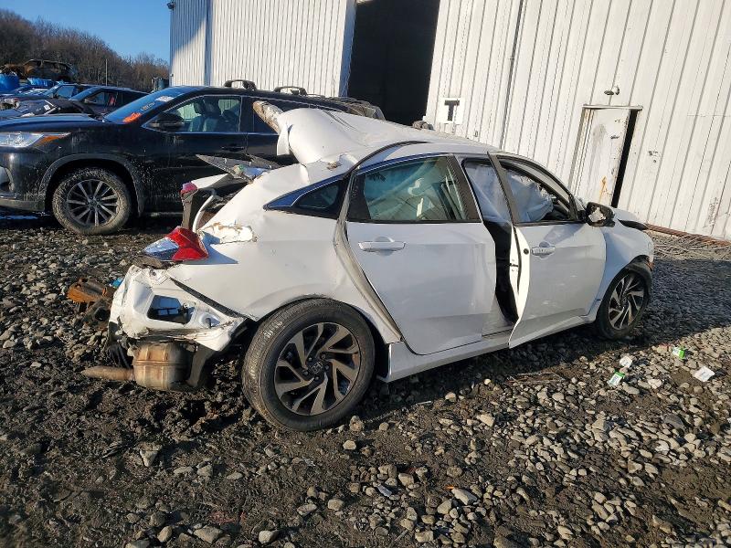 Photo 3 from auction – 2018 HONDA CIVIC with VIN 19XFC2F71JE207104