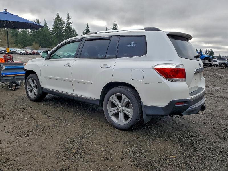 Photo 2 from auction – 2013 TOYOTA HIGHLANDER with VIN 5TDDK3EH5DS233645