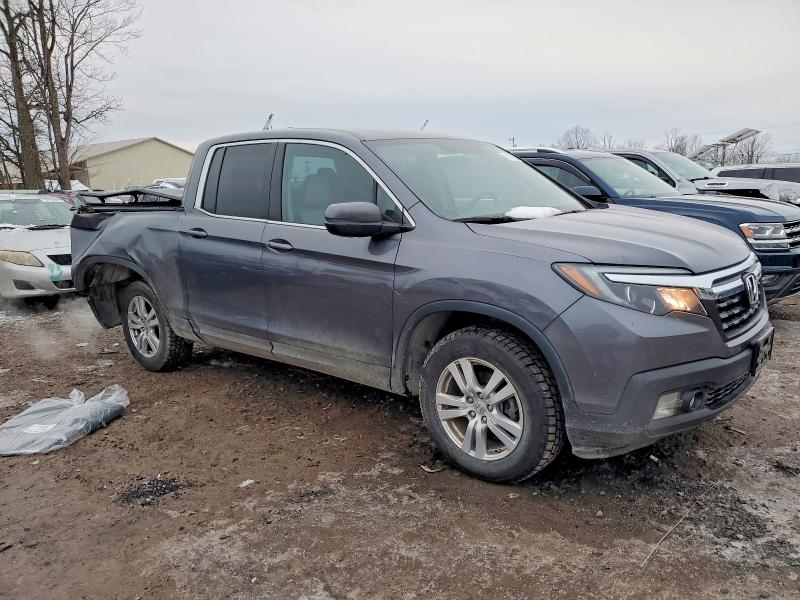 Photo 4 from auction – 2017 HONDA RIDGELINE with VIN 5FPYK3F45HB036702