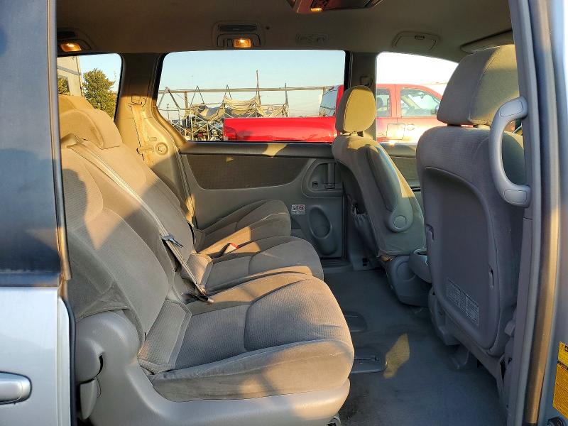Photo 11 from auction – 2004 TOYOTA SIENNA CE with VIN 5TDZA23C44S107559