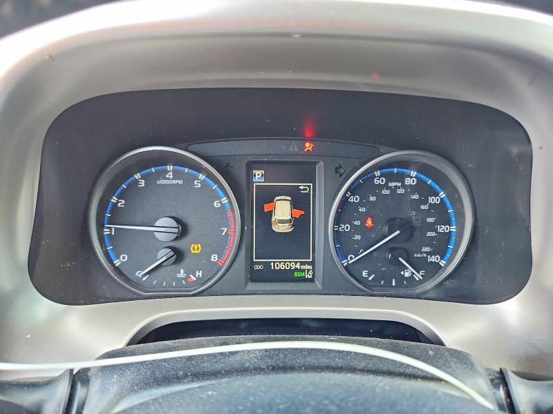 Photo 9 from auction – 2018 TOYOTA RAV4 with VIN JTMRFREV6JD235446