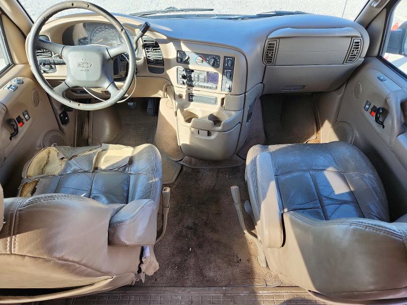 Photo 8 from auction – 2003 CHEVROLET ASTRO with VIN 1GNDM19X13B109157