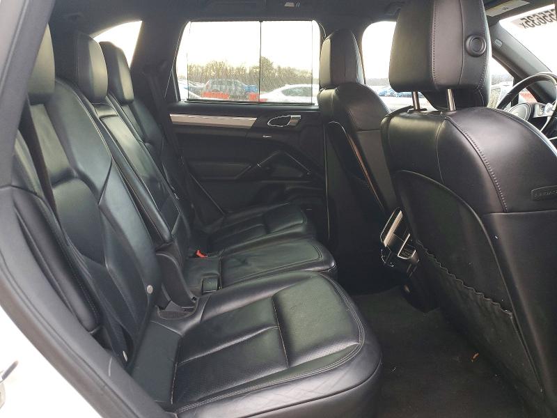 Photo 11 from auction – 2012 PORSCHE CAYENNE S with VIN WP1AB2A28CLA51676