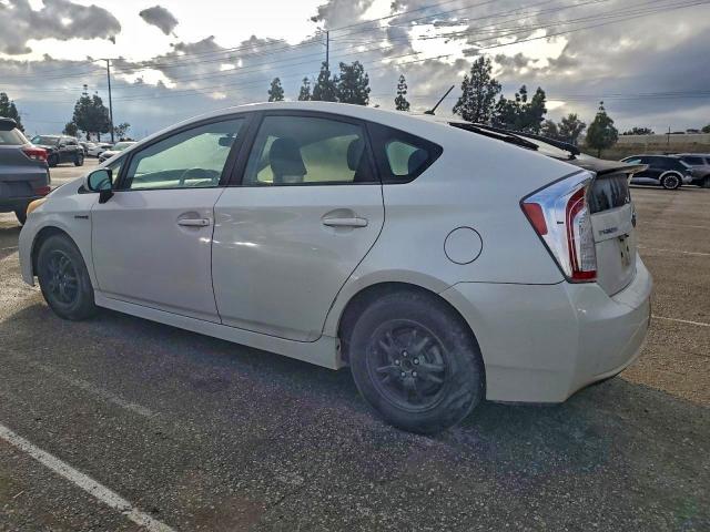 Photo 2 from auction – 2013 TOYOTA PRIUS with VIN JTDKN3DU5D1716689