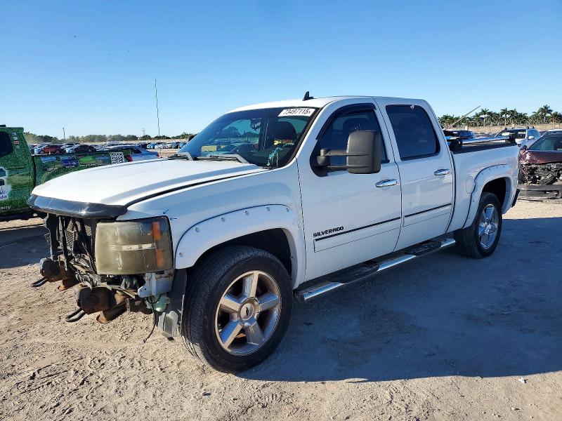 CHEVROLET SILVERADO 2013 with VIN 3GCPCSE08DG153799 - Photo from auction