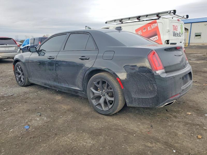 Photo 2 from auction – 2022 CHRYSLER 300 with VIN 2C3CCABG1NH256479