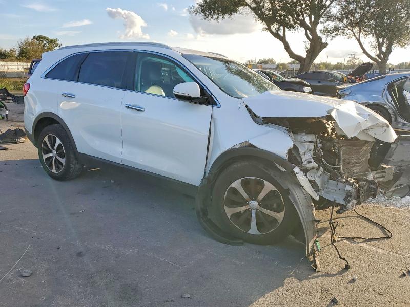 Photo 4 from auction – 2017 KIA SORENTO EX with VIN 5XYPH4A54HG327726