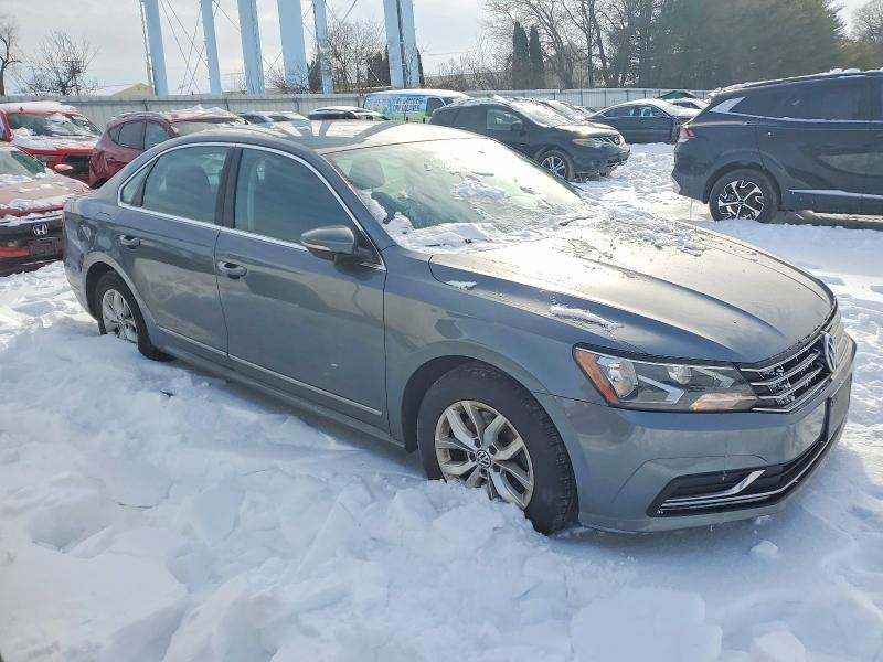 Photo 4 from auction – 2016 VOLKSWAGEN PASSAT with VIN 1VWAT7A32GC041331