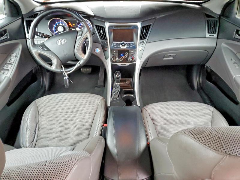 Photo 8 from auction – 2011 HYUNDAI SONATA with VIN 5NPEC4AC1BH128041