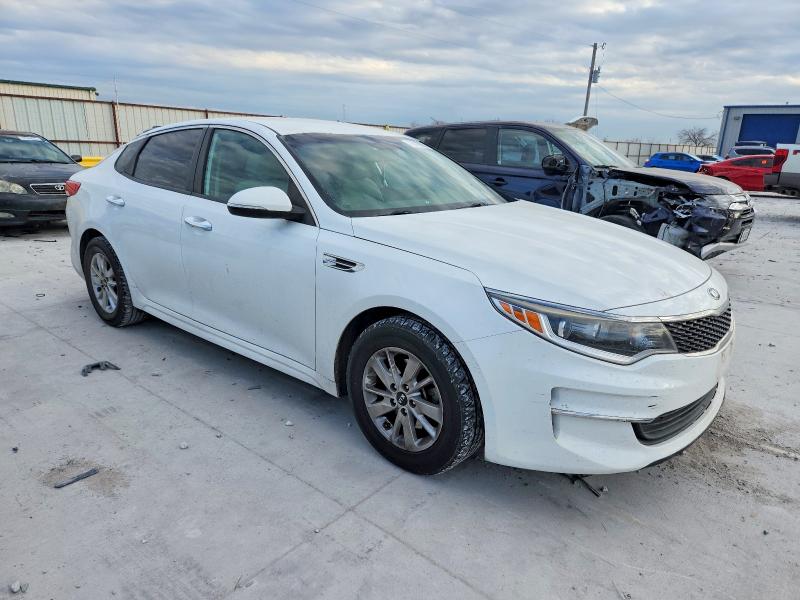 Photo 4 from auction – 2017 KIA OPTIMA LX with VIN 5XXGT4L31HG166993