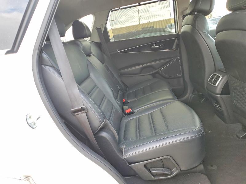 Photo 11 from auction – 2016 KIA SORENTO SX with VIN 5XYPKDA55GG095783