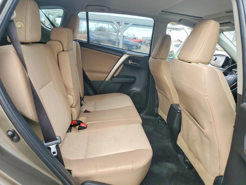 Photo 10 from auction – 2015 TOYOTA RAV4 XLE with VIN JTMWFREVXFD057809