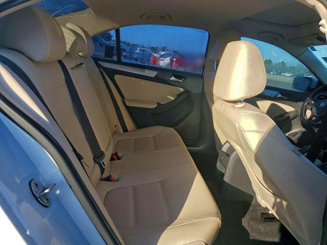 Photo 10 from auction – 2017 VOLKSWAGEN JETTA SE with VIN 3VWDB7AJ8HM369190