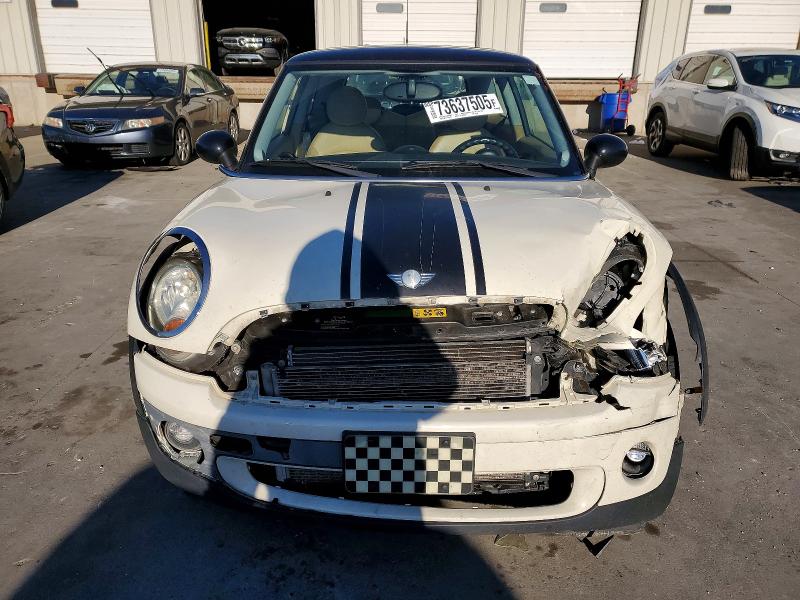 Photo 5 from auction – 2010 MINI COOPER with VIN WMWMF3C54ATZ24138