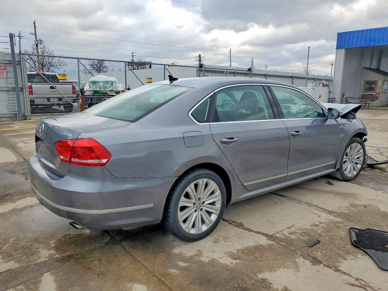 Zdjęcie 3 z aukcji – 2012 VOLKSWAGEN PASSAT SEL z VIN 1VWCM7A3XCC066428