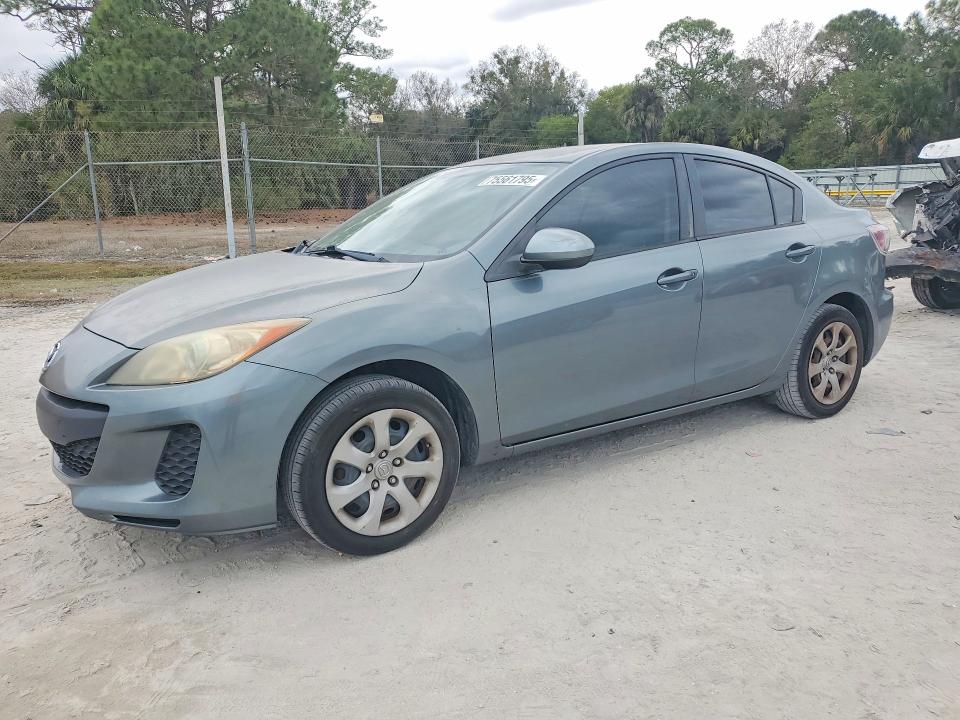 MAZDA 3 2013 with VIN JM1BL1U77D1739346 - Photo from auction