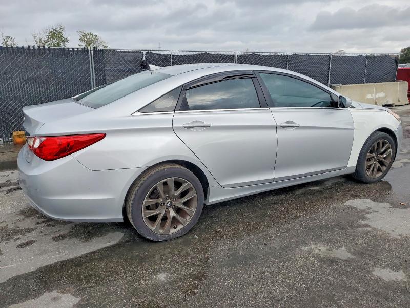 Photo 3 from auction – 2012 HYUNDAI SONATA GLS with VIN 5NPEB4AC2CH340760