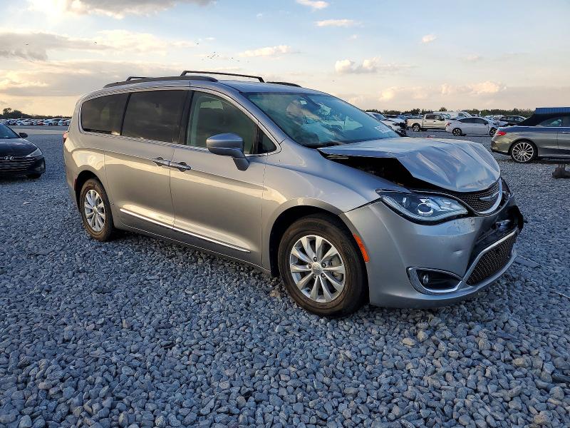 Photo 4 from auction – 2017 CHRYSLER PACIFICA T with VIN 2C4RC1BG1HR569648