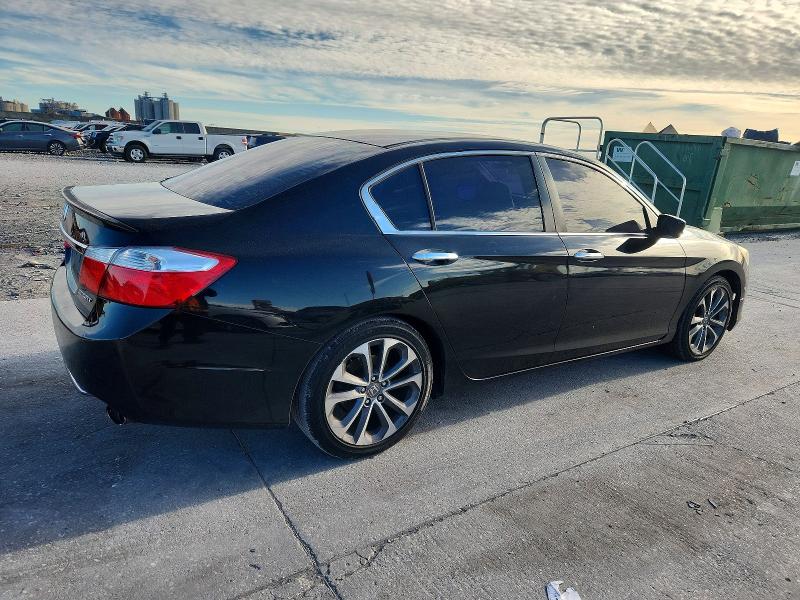 Photo 3 from auction – 2015 HONDA ACCORD with VIN 1HGCR2F5XFA051754