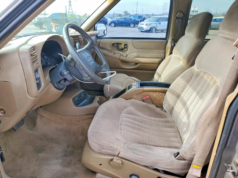 Photo 7 from auction – 1998 CHEVROLET BLAZER with VIN 1GNCS13W8W2290411