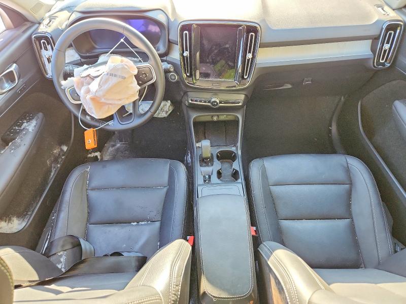 Photo 8 from auction – 2025 VOLVO XC40 with VIN YV4L12UJ0S2472602