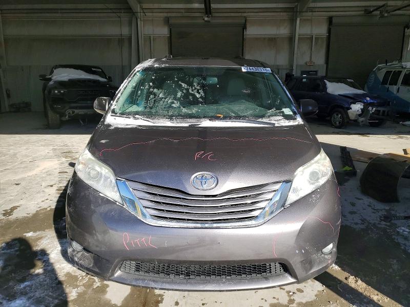 Photo 5 from auction – 2015 TOYOTA SIENNA XLE with VIN 5TDYK3DCXFS545938