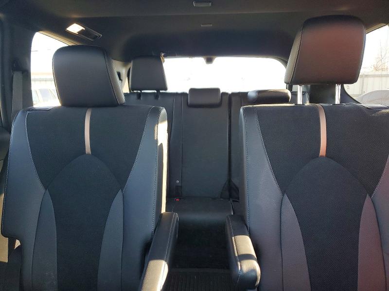 Photo 10 from auction – 2025 TOYOTA GRAND HIGHLANDER with VIN 5TDADAB51SS019230