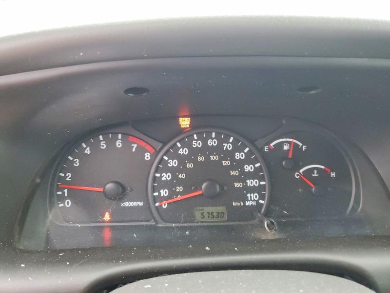 Photo 9 from auction – 2002 CHEVROLET TRACKER with VIN 2CNBJ13C026911162
