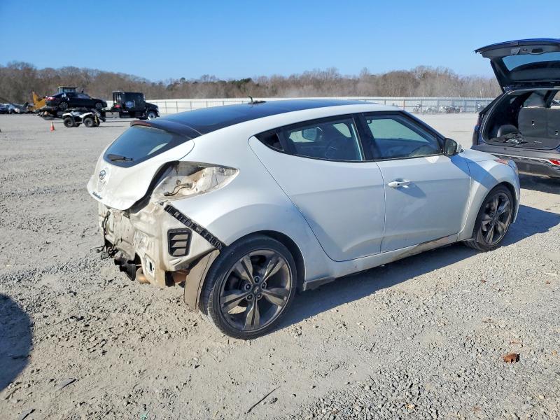Photo 3 from auction – 2017 HYUNDAI VELOSTER with VIN KMHTC6AD9HU317767