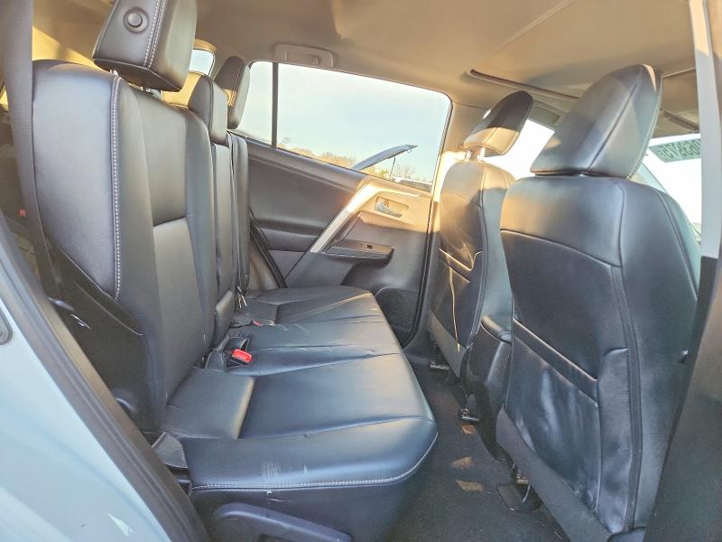 Photo 11 from auction – 2015 TOYOTA RAV4 LIMIT with VIN 2T3DFREV5FW325577