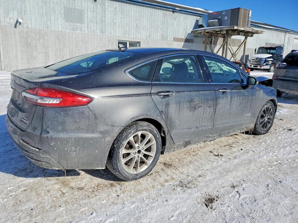Photo 3 from auction – 2019 FORD FUSION with VIN 3FA6P0MU4KR112960