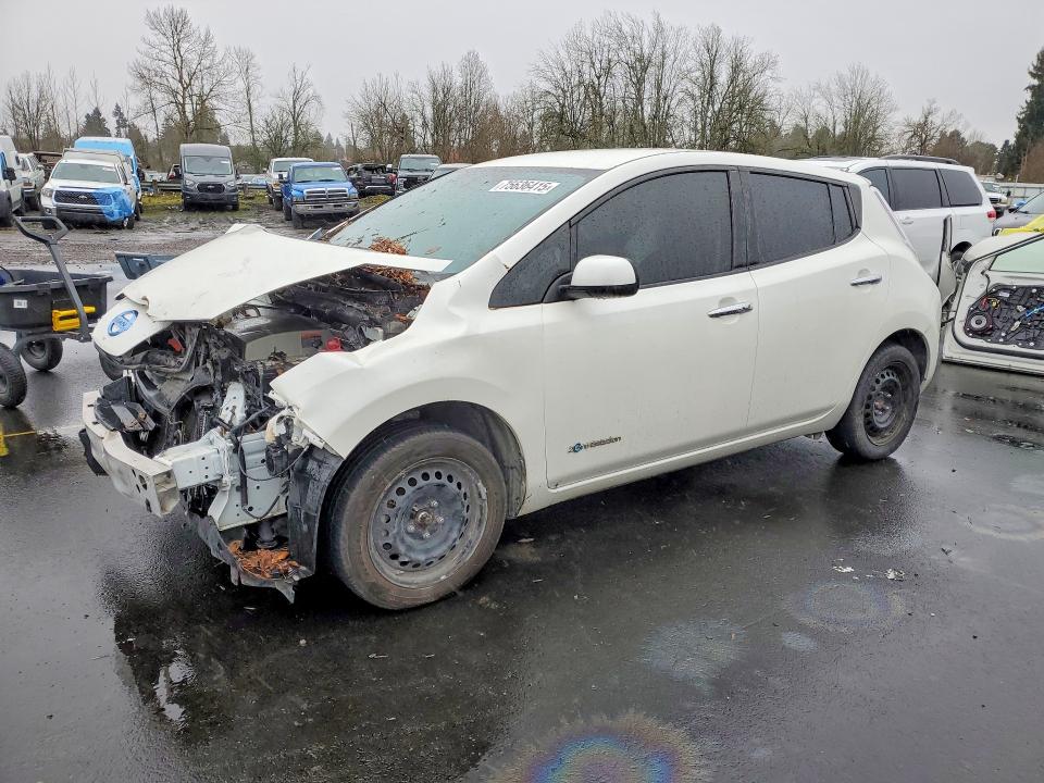 NISSAN LEAF S 2017 with VIN 1N4BZ0CP8HC308069 - Photo from auction