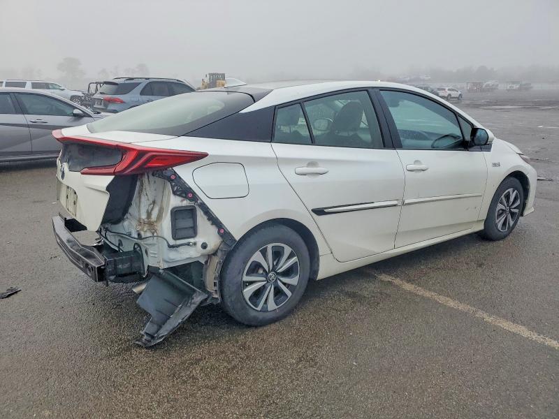 Photo 3 from auction – 2017 TOYOTA PRIUS PRIM with VIN JTDKARFP7H3046563