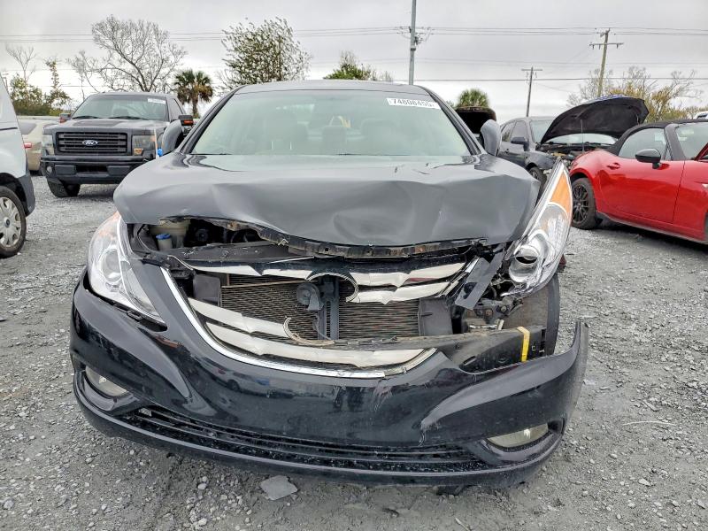 Photo 5 from auction – 2013 HYUNDAI SONATA SE with VIN 5NPEC4AC0DH610163